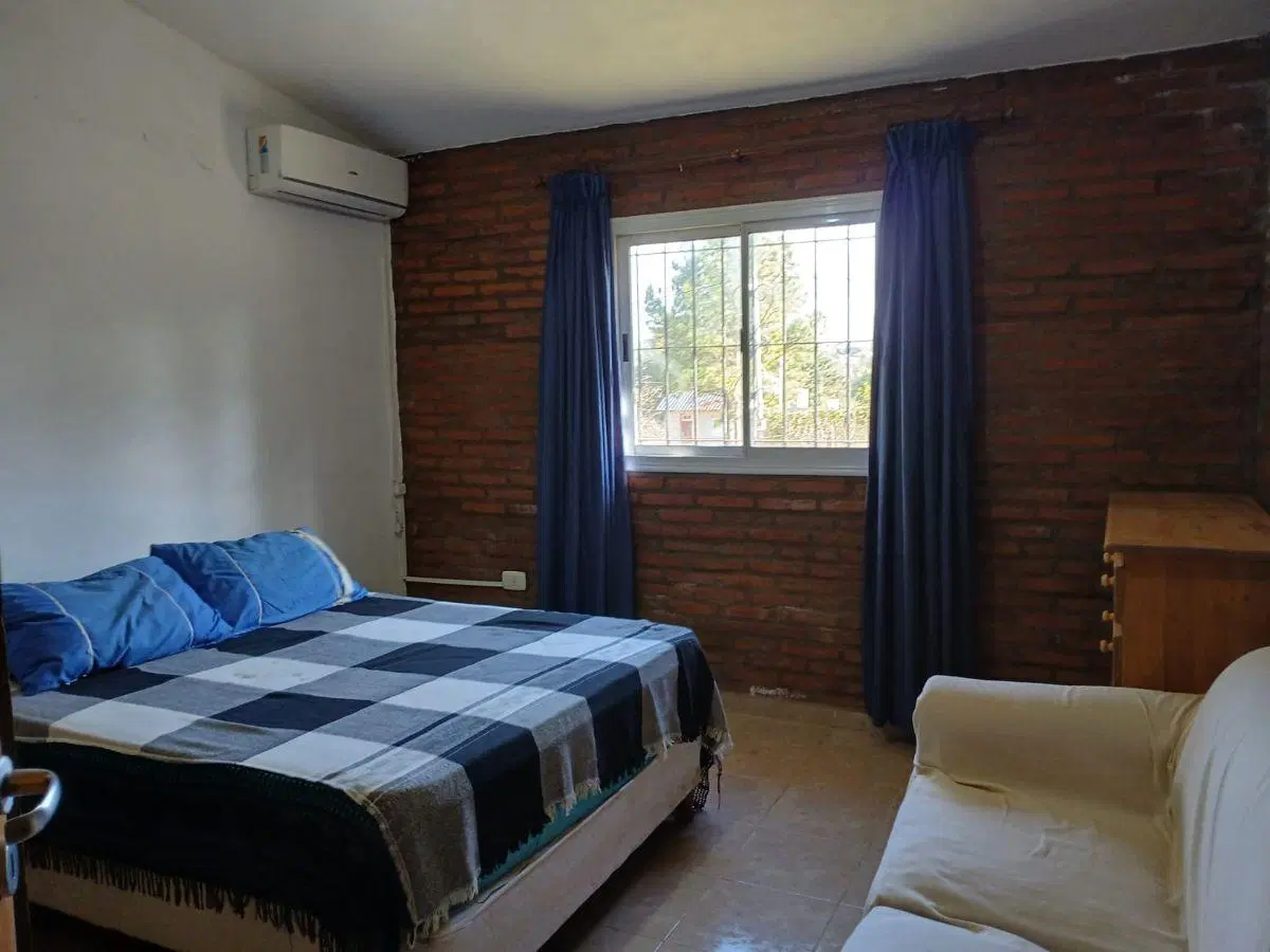 Casa LEONOR en esquina con amplio terreno y entorno natural 2