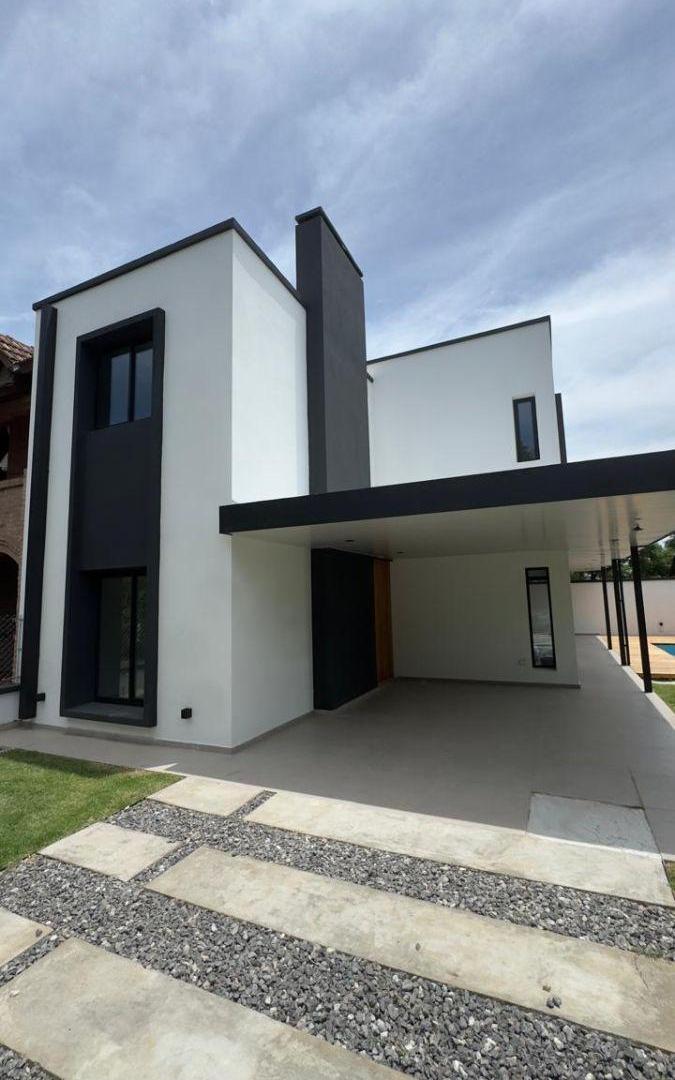 CASA EN VENTA B° LA CAROLINA a estrenar