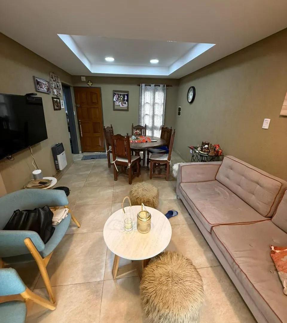 CASA MODERNA 3 DORM. BARRIO MATIENZO