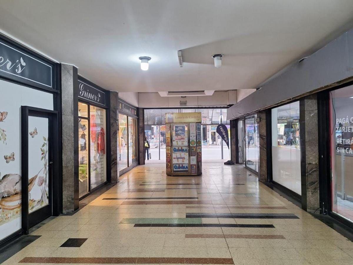 Foto de ALQUILER LOCAL COMERCIAL AV. COLON CENTRO, imagen 1