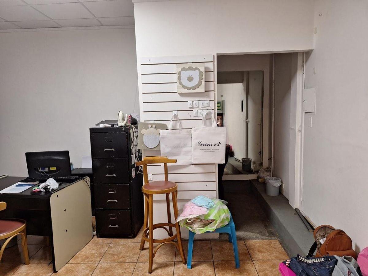 Foto de ALQUILER LOCAL COMERCIAL AV. COLON CENTRO, imagen 4
