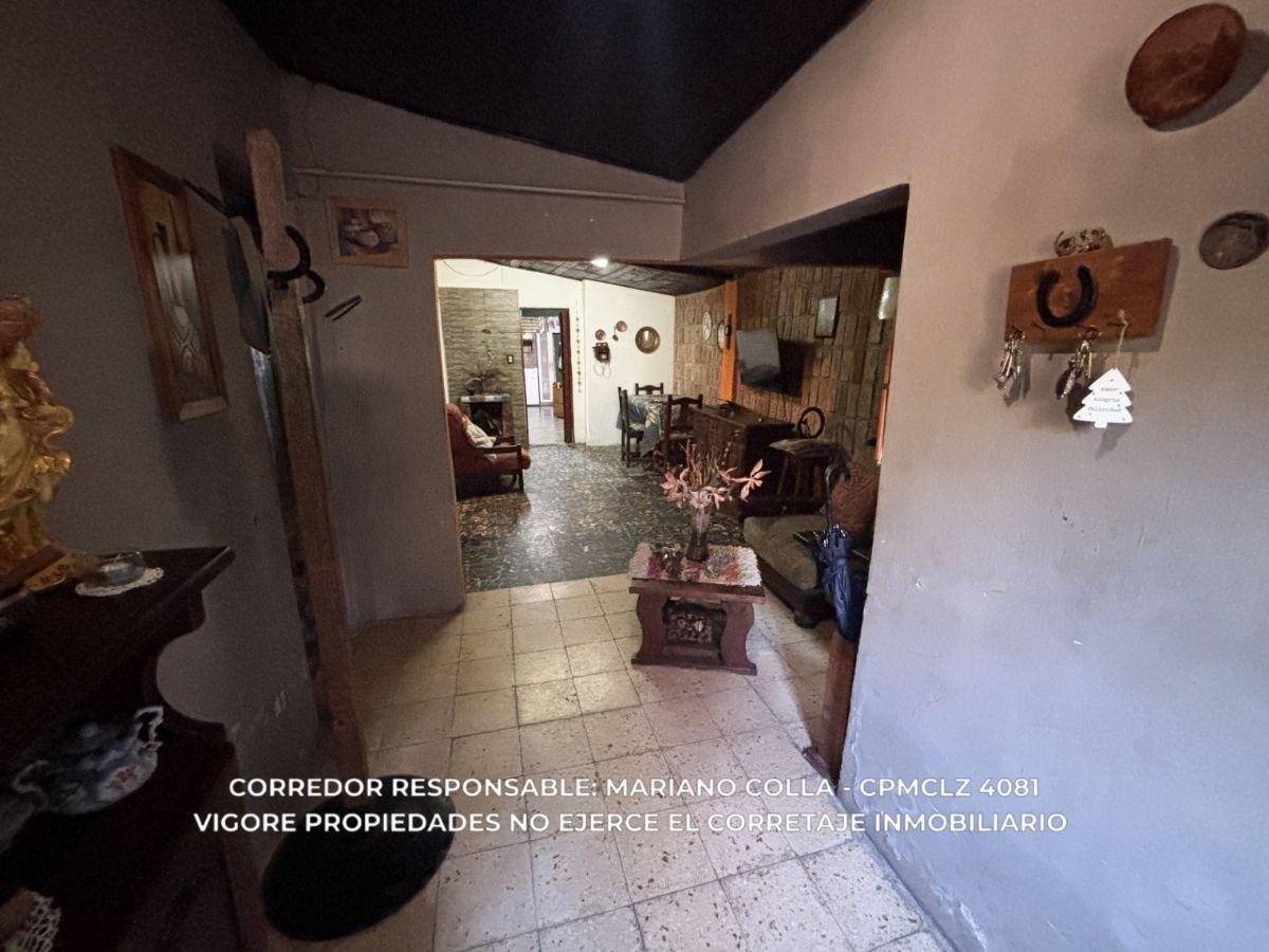 Casa en venta c/ cochera en José Mármol
