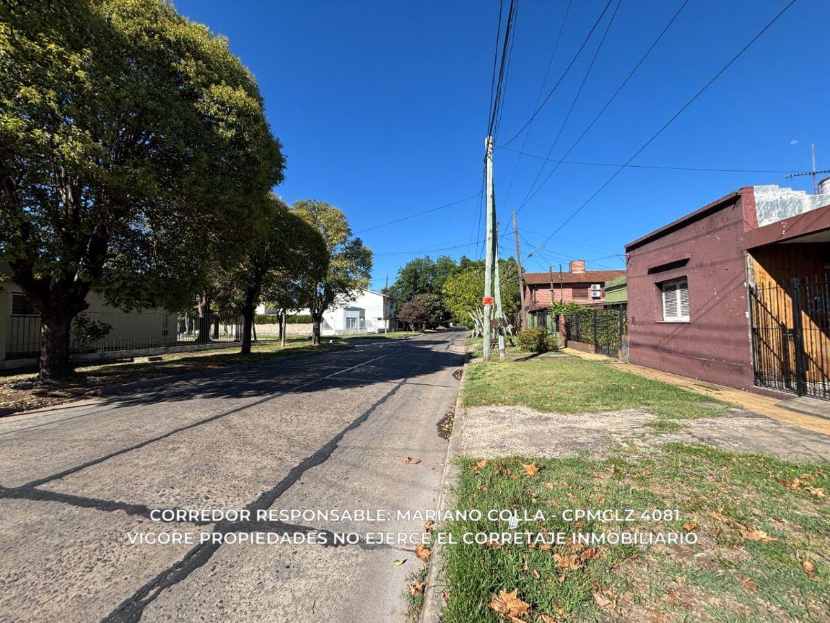 Casa en venta c/ cochera en José Mármol