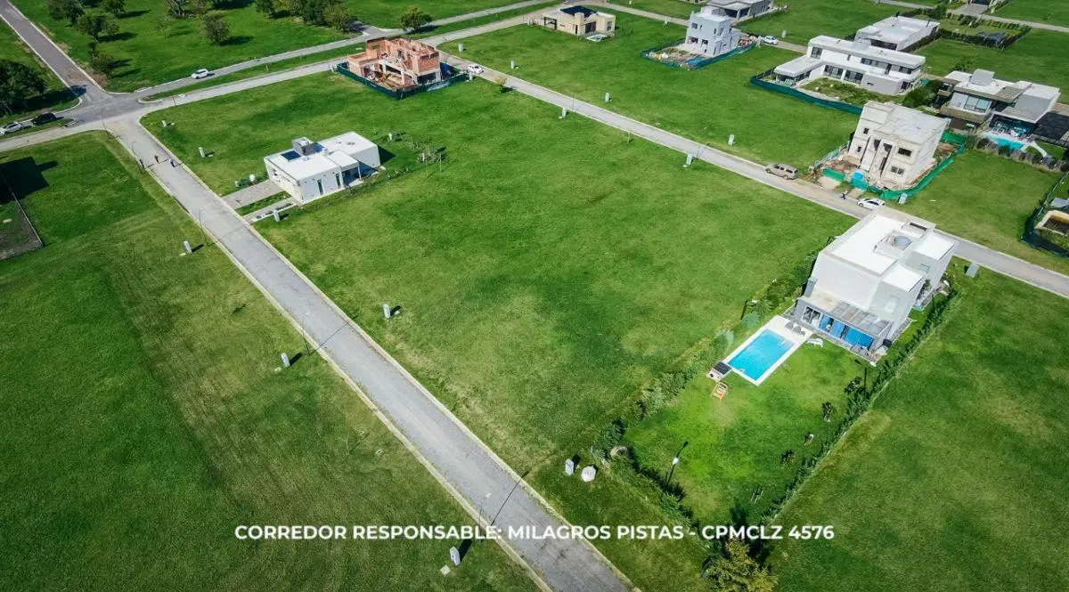 Lote en venta de 450m² ubicado en el barrio Saint Joseph - Longchamps 3