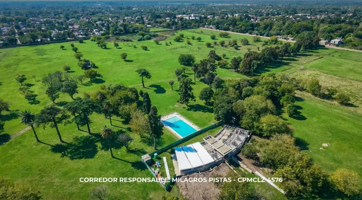 Lote en venta de 450m² ubicado en el barrio Saint Joseph - Longchamps 2