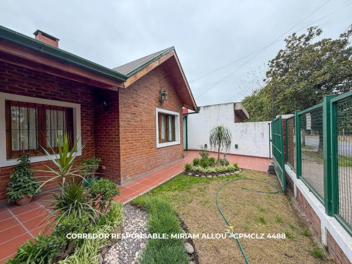 Casa 5 ambientes 163 m² en venta con cochera en Monte Grande 2