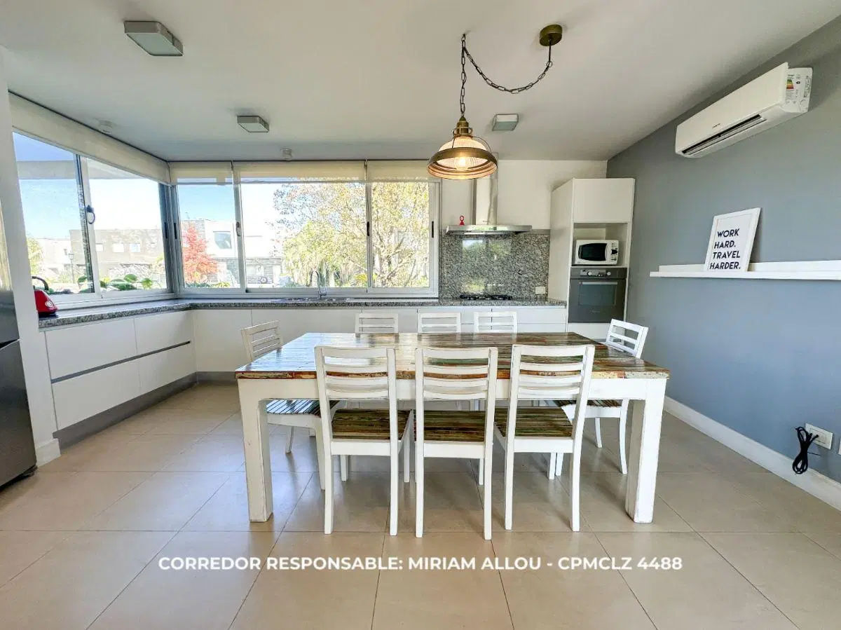 Casa 5 ambientes 232 m² en venta en Barrio El Rocío - Canning 2