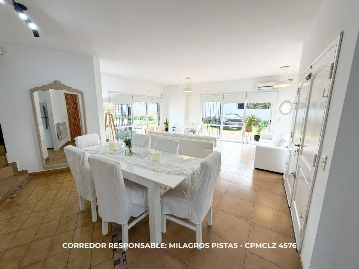 Casa 4 ambientes 220 m² en venta con cochera en Berazategui 5