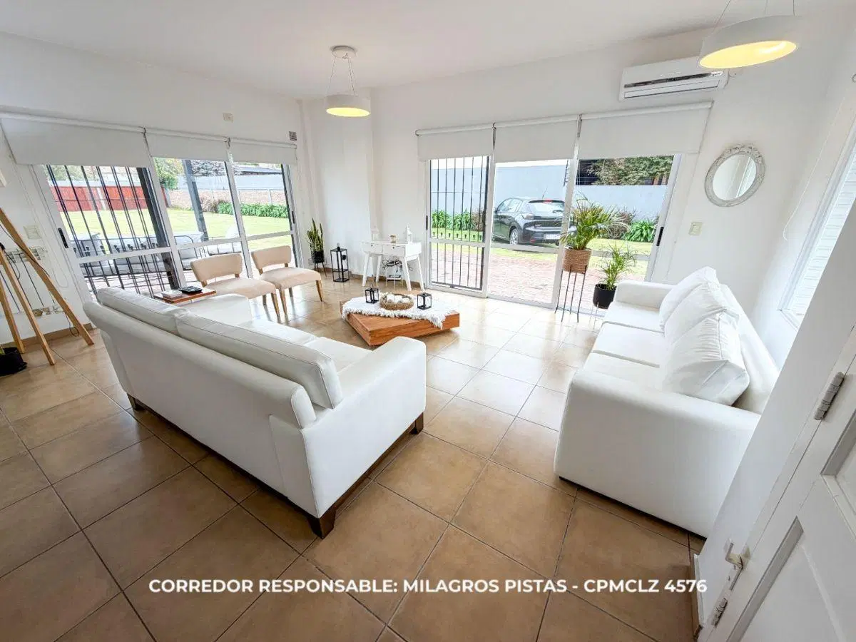 Casa 4 ambientes 220 m² en venta con cochera en Berazategui 4