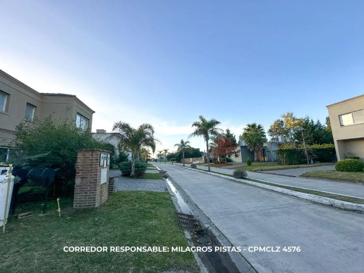 Casa 4 ambientes 221,74 m² en venta con cochera en Barrio Don Joaquin - Canning 2