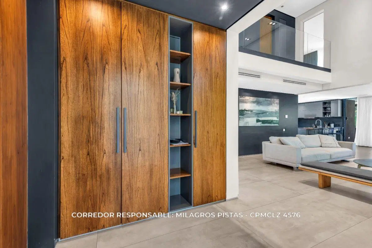 Casa 6 ambientes 286 m² en venta con cochera en Adrogué 4