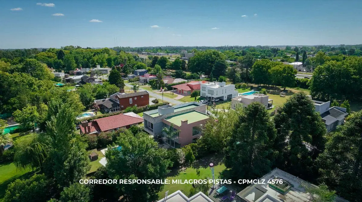 CASA DE 5 AMBIENTES EN VENTA SOBRE LOTE DE 900 M² EN BARRIO LAS PERDICES – VIRREY DEL PINO 5