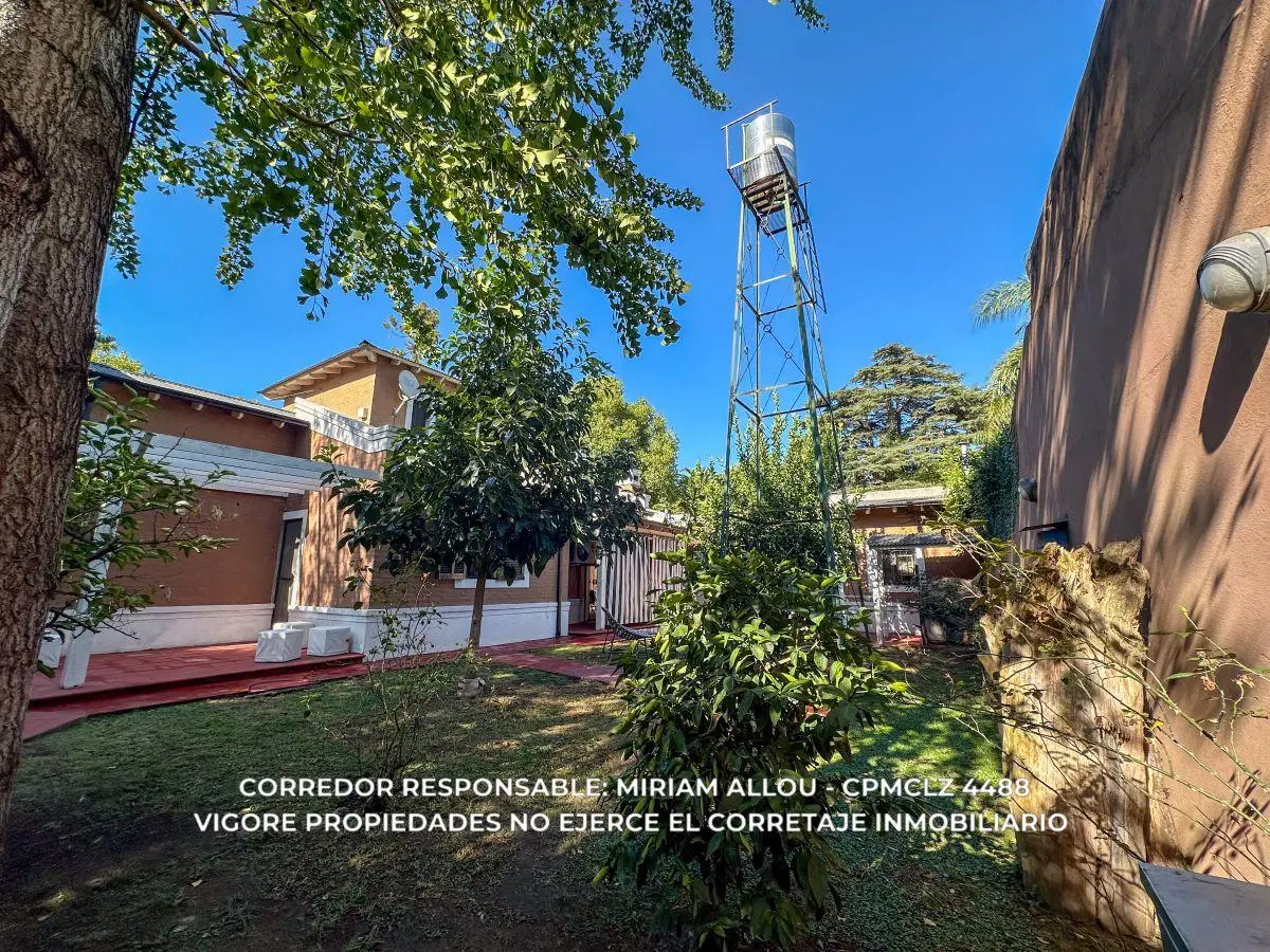 CASA QUINTA EN VENTA EN MONTE GRANDE | AMPLIO LOTE DE 682 M² | PILETA CLIMATIZADA . APTO CREDITO 3