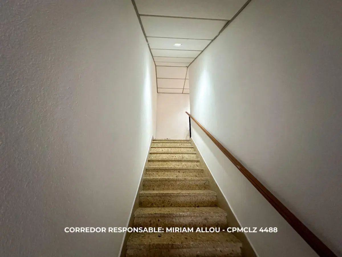 CASA DE 5 AMBIENTES EN VENTA EN BURZACO EN PRIMER PISO CON BALCÓN Y TERRAZA 5