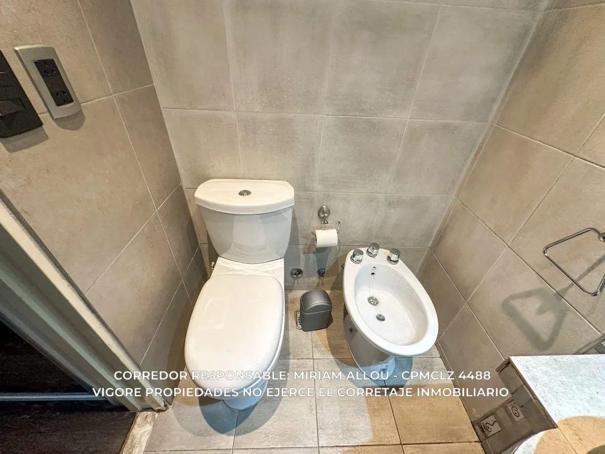 CASA DE 5 AMBIENTES EN VENTA EN LUIS GUILLÓN CON PARQUE, PISCINA Y ALTO POTENCIAL. APTO CREDITO 4