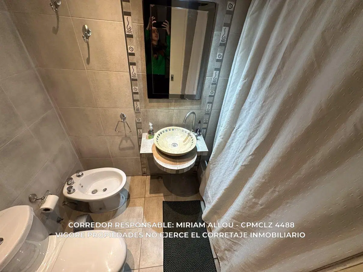 CASA DE 5 AMBIENTES EN VENTA EN LUIS GUILLÓN CON PARQUE, PISCINA Y ALTO POTENCIAL. APTO CREDITO 2