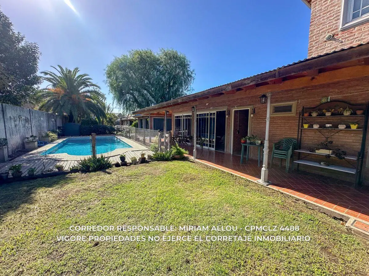 CASA DE 5 AMBIENTES EN VENTA EN LUIS GUILLÓN CON PARQUE, PISCINA Y ALTO POTENCIAL. APTO CREDITO 8
