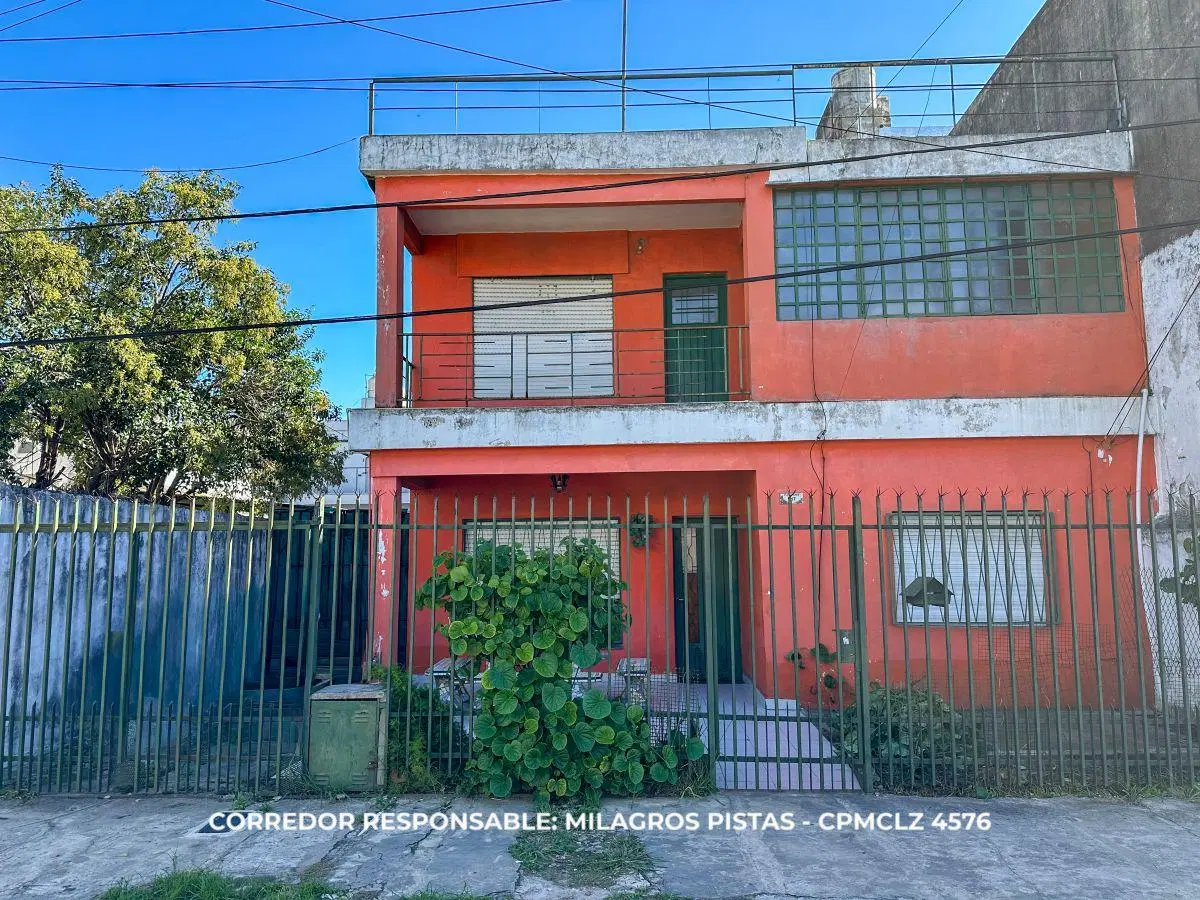Casa 5 ambientes 140 m² en venta con cochera en Loma Hermosa 8