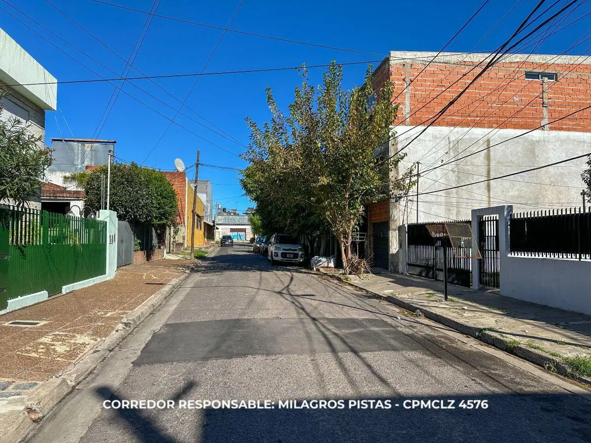 Casa 5 ambientes 140 m² en venta con cochera en Loma Hermosa 4