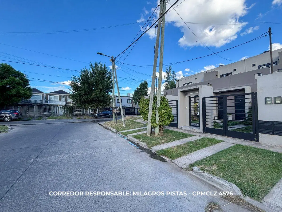 DÚPLEX 2 AMBIENTES EN VENTA | BURZACO 5