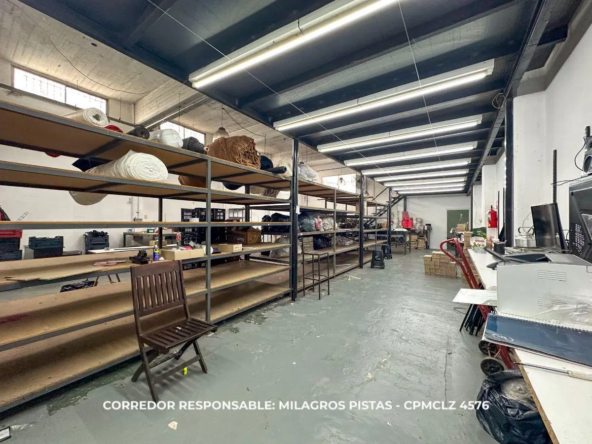 Venta de Galpón de 300m2 en Lomas de Zamora 8