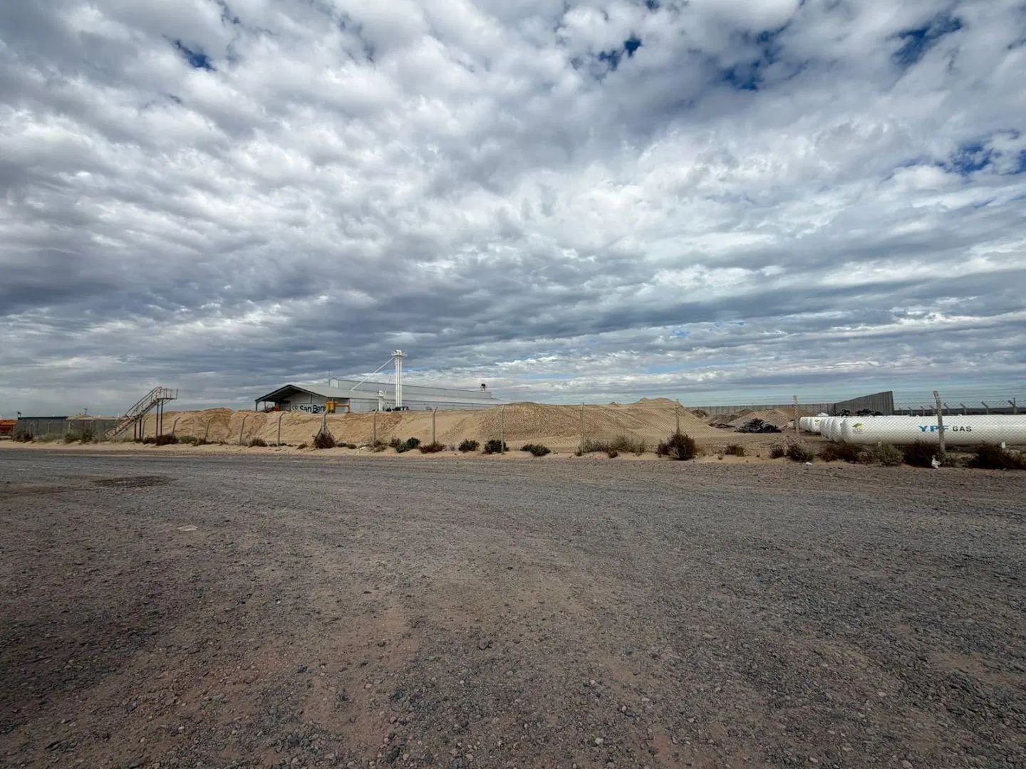 Predio industrial de 20.000 m² con galpón de 480 m², ubicado en zona estratégica de Añelo 2