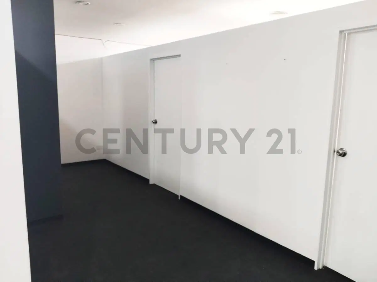 VENTA OFICINA CORPORAVITA 235 M2 PISO ENTERO EXCELENTE OPORTUNIDAD CENTRO 2