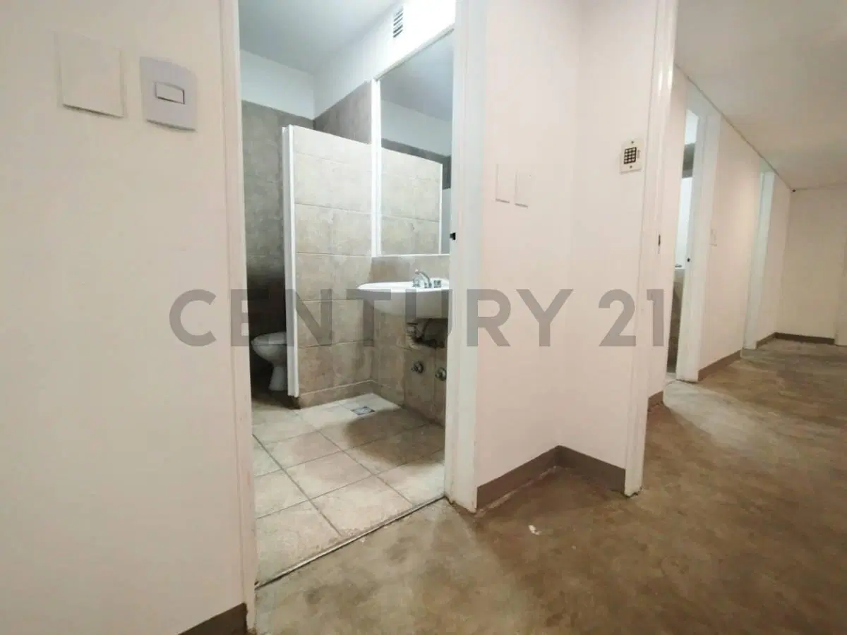 VENTA OFICINA CORPORAVITA 235 M2 PISO ENTERO EXCELENTE OPORTUNIDAD CENTRO 3