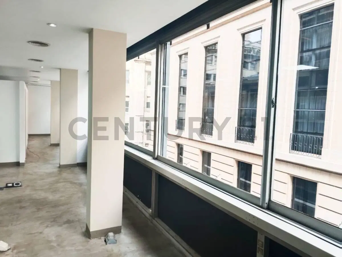 ALQUILER OFICINA CORPORATIVA 235 M2 PISO ENTERO EXCELENTE OPORTUNIDAD CENTRO 4