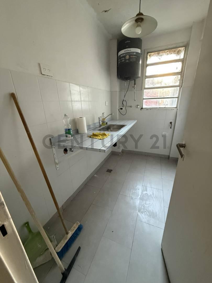 Foto de Venta Departamento 4 Ambientes en Recoleta Oportunidad A Remodelar!!, imagen 3