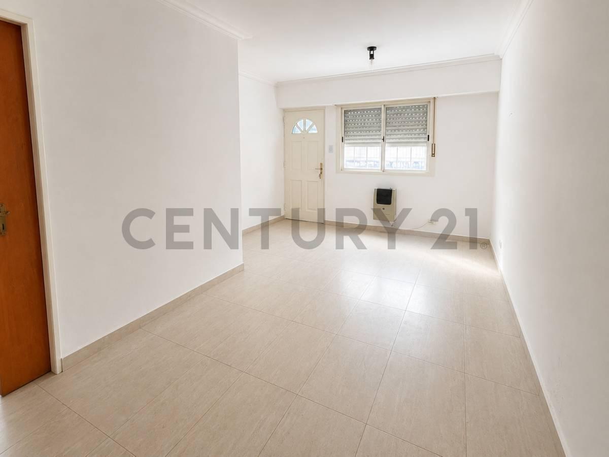 Foto de Venta PH 4 Ambientes con Patio y Terraza Propia Sin Expensas, imagen 1