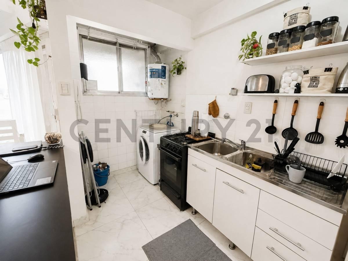 Foto de VENTA 2 AMBIENTES MUY LUMINOSO COLEGIALES APTO CREDITO, imagen 3