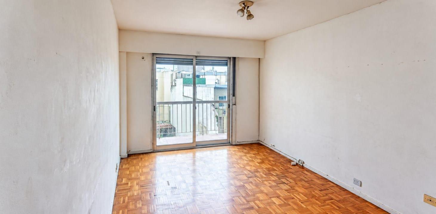 Foto de VENTA | 3 AMBIENTES CON BALCÓN CORRIDO COCHERA FIJA Y BAULERA, imagen 2