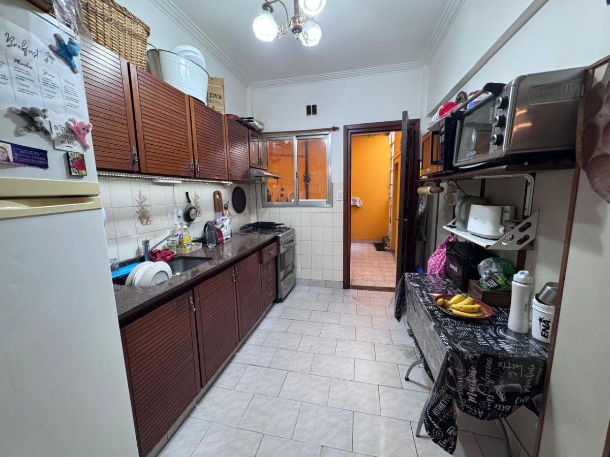 Foto de Venta casa 4 ambientes con local y cochera en Villa Lugano, imagen 2