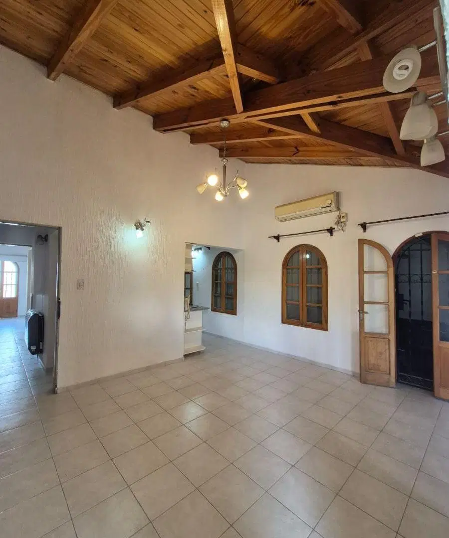 CASA EN VENTA EN CIUDAD DE MENDOZA. 1