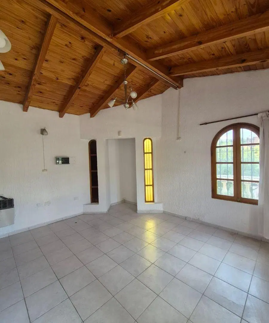 CASA EN VENTA EN CIUDAD DE MENDOZA. 2