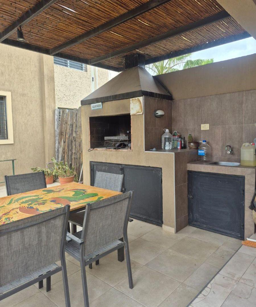 Foto de VENTA DE CASA 3 DORM.+PISCINA+QUINCHO+PRIVACIDAD-GUTIERREZ-MAIPU-MZA., imagen 3