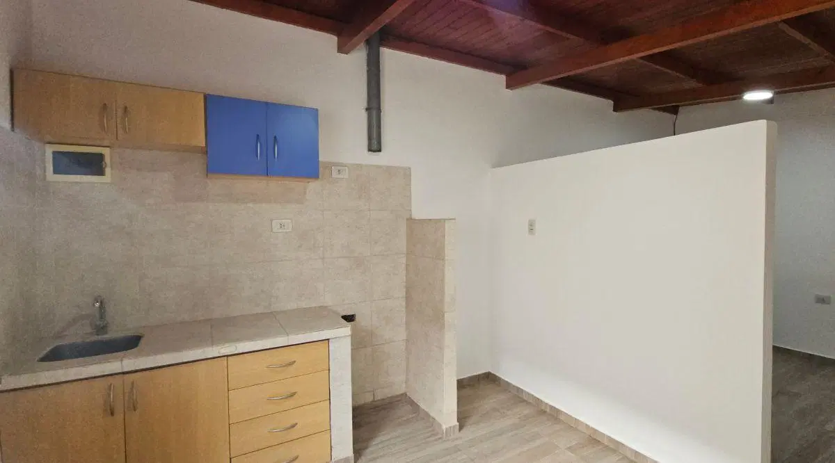 Departamento en Alquiler de 30m2 en Lomas de Zamora IMPECABLE 2