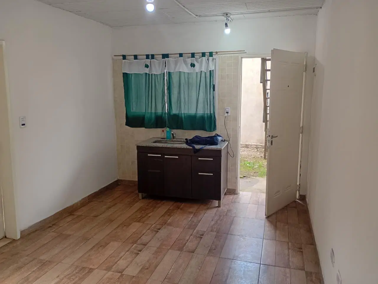 Departamento Dos Ambientes en Moreno 3
