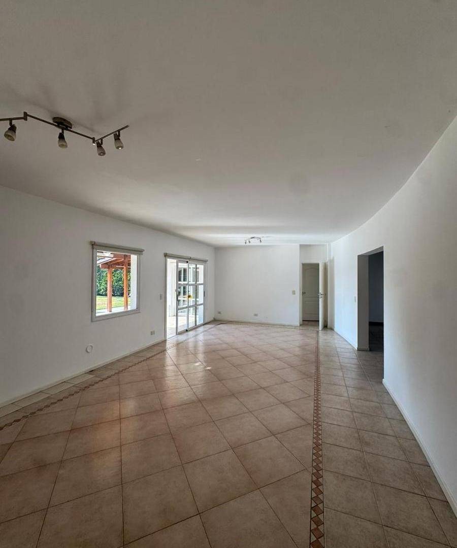 Foto de Casa en Alquiler en Campos de Alvarez, imagen 4