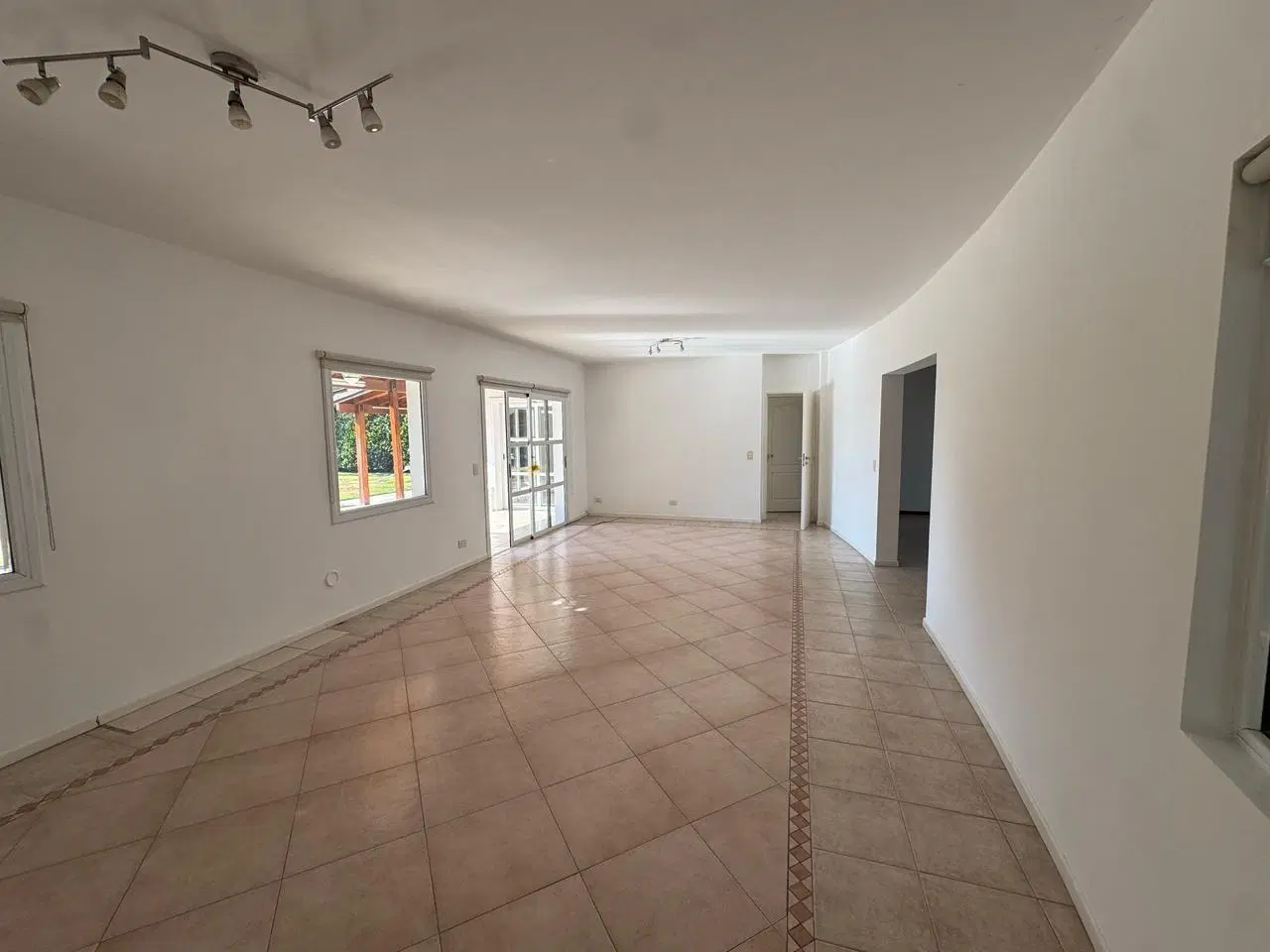 Casa en Alquiler en Campos de Alvarez 5