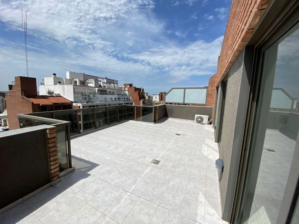 Departamento de Categoría en Alquiler | Piso 13 con Terraza Propia | Nueva Córdoba 1