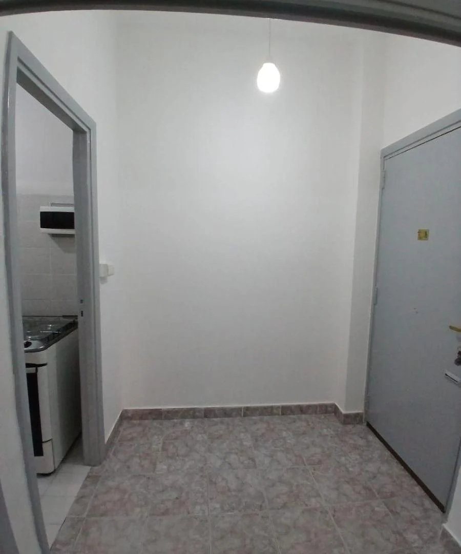 Foto de Excelente Dpto. 2 amb. en PB con patio. Luminoso. Con vista a jardín. Refaccionado a nuevo, imagen 4