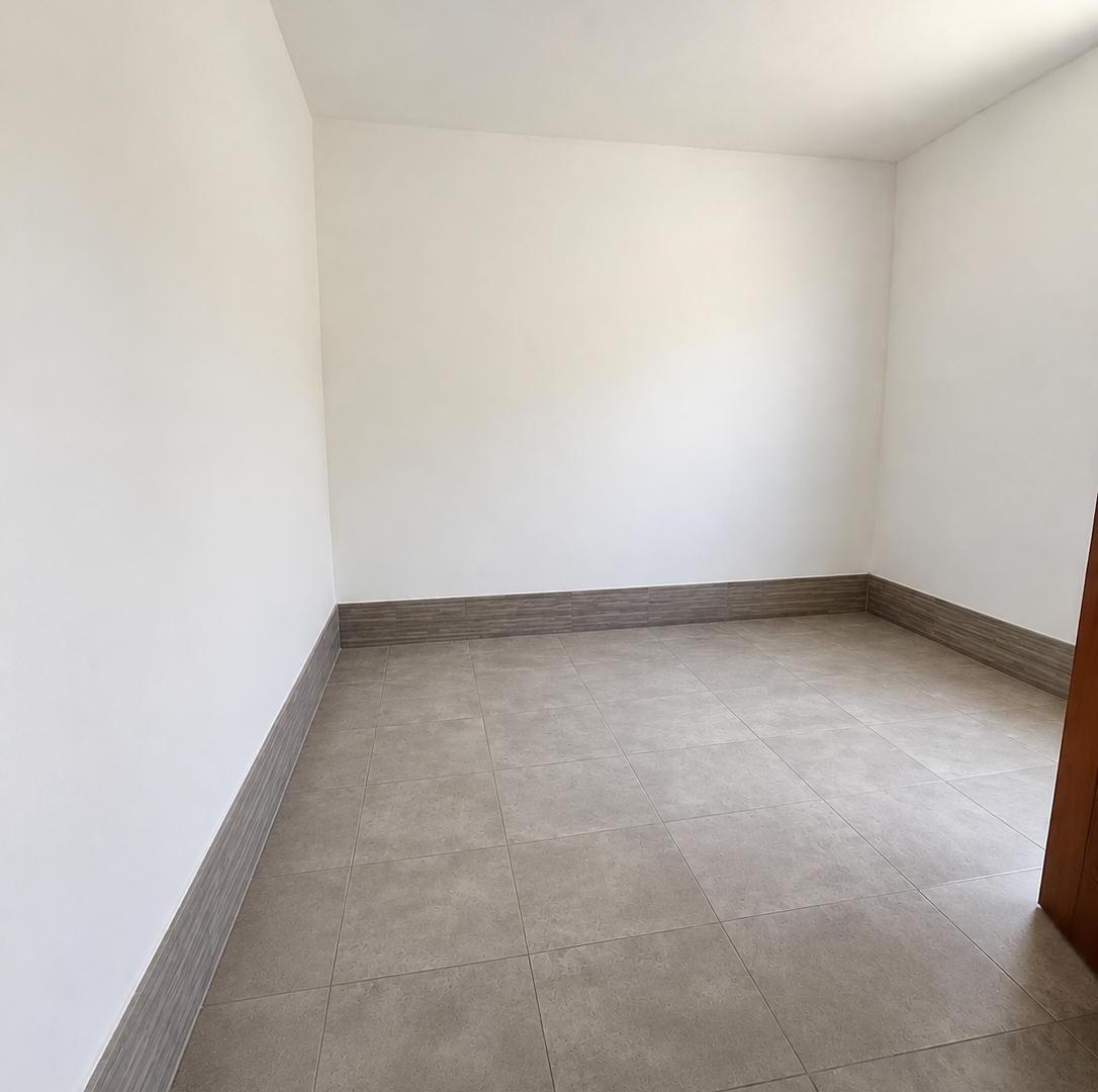 Foto de Casa en alquiler permanente o temporario de 1 dormitorio La Toscana, imagen 2