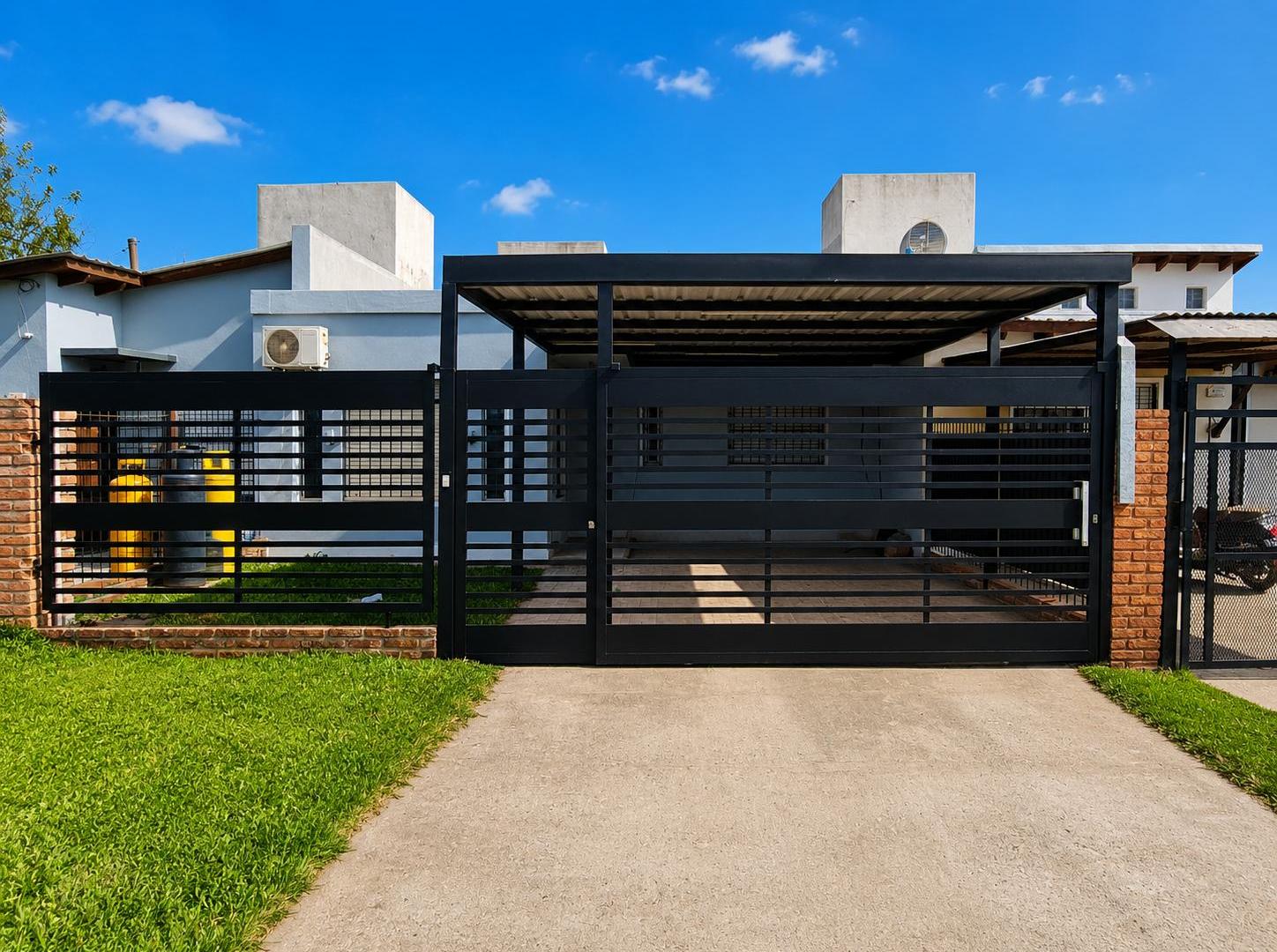 Foto de Casa de 288 m² con 3 dormitorios en alquiler en Funes City, imagen 1