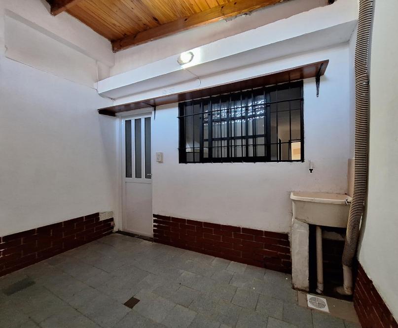 Foto de ALQUILER - Departamento en planta alta - Barrio Arroyito, Rosario., imagen 3
