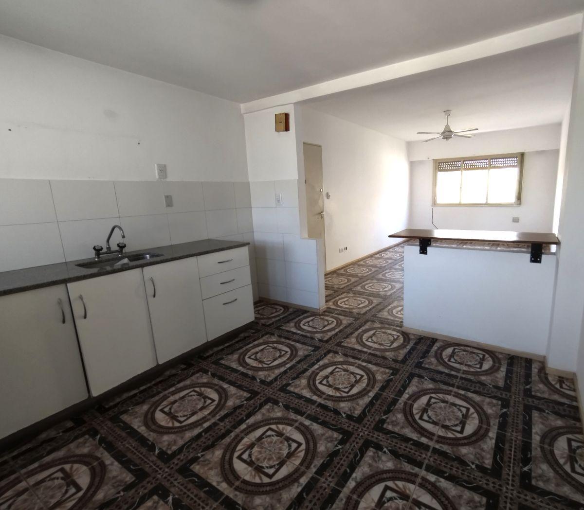 Foto de Departamento de 68 m² con 2 dormitorios en alquiler en Quilmes, imagen 1