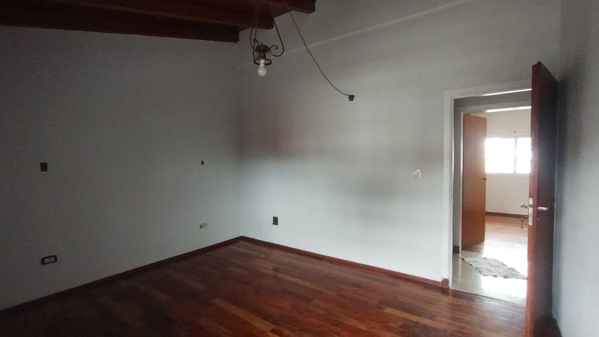 Foto de Departamento con 3 dormitorios en alquiler en Quilmes, imagen 1