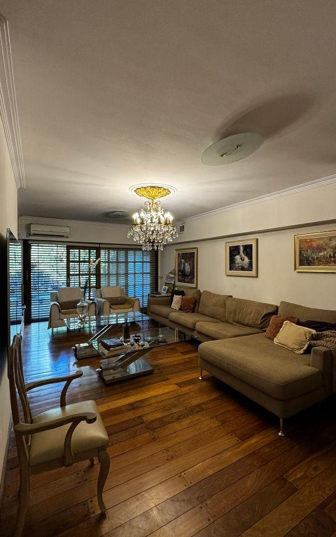 Foto de Casa de Categoría. 4 domitorios, Jardín, Piscina y Quincho en Excelente, imagen 4