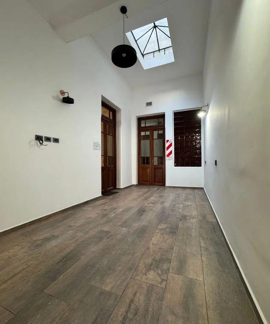 Eje Fundacional. Apto Comercio, Profesional, Instituciones o Vivienda. 3
